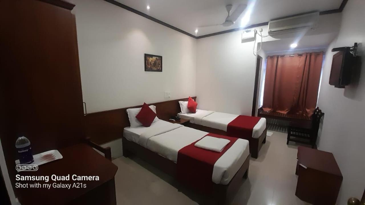 Sayoojyam Residency Hotel Palakkad Bagian luar foto