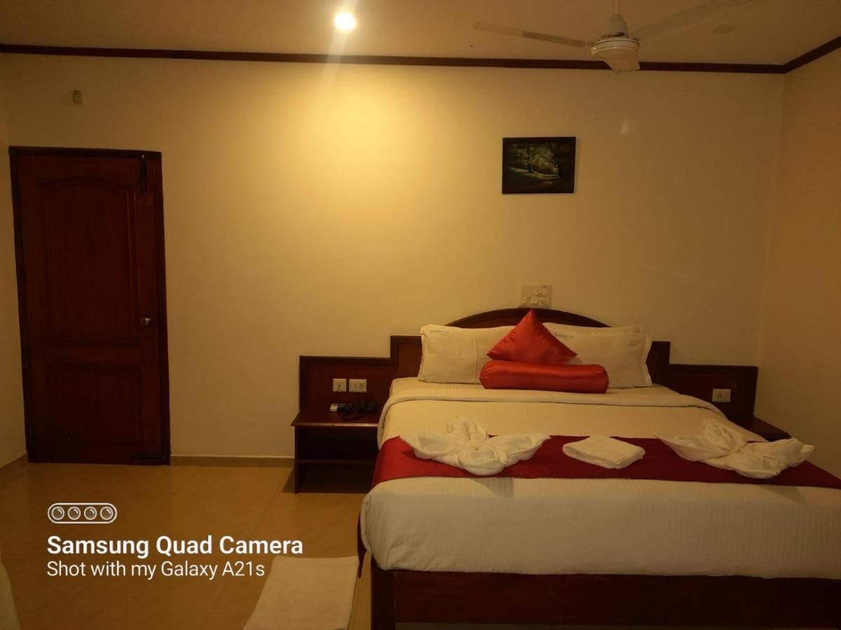Sayoojyam Residency Hotel Palakkad Bagian luar foto