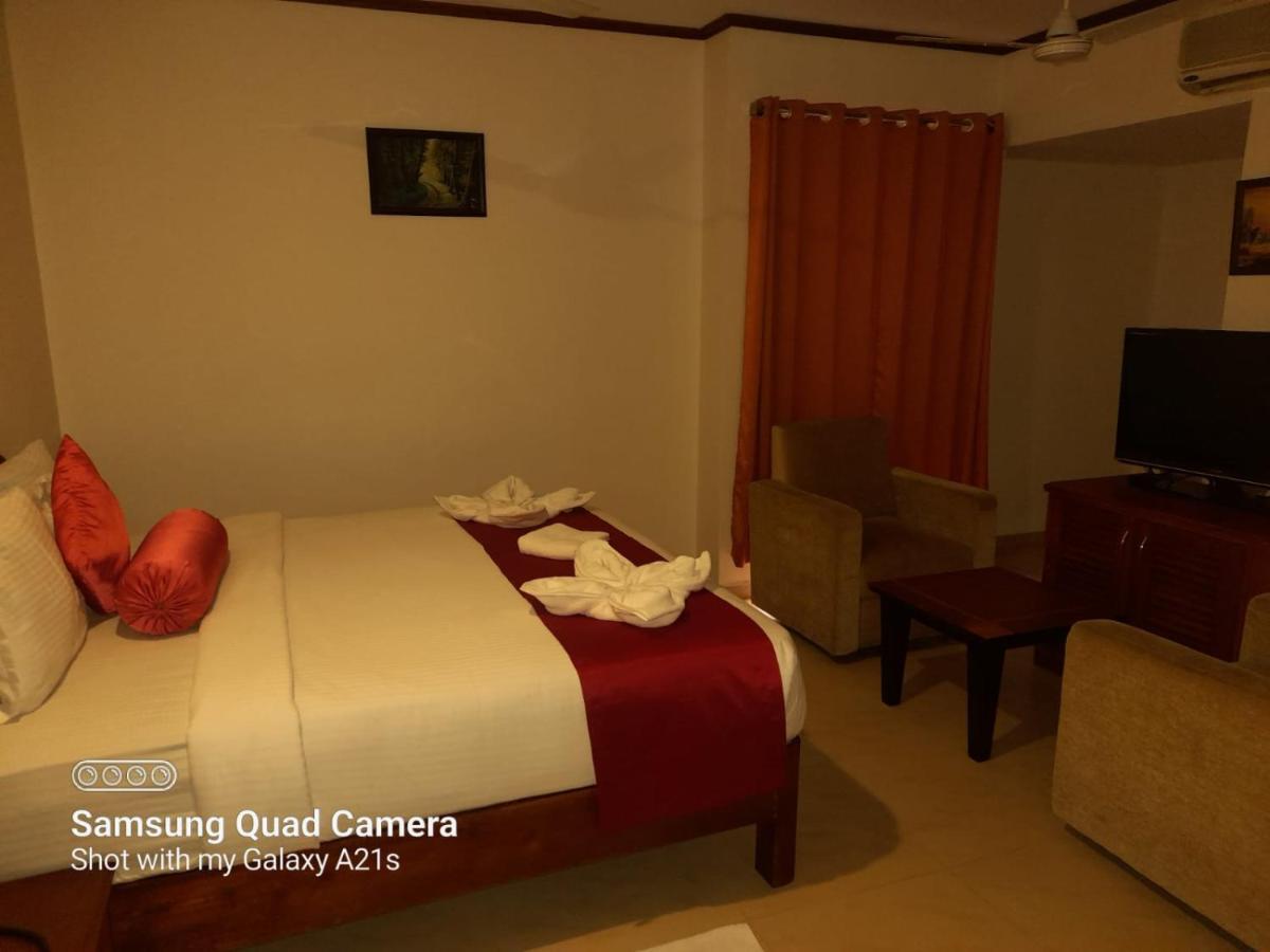 Sayoojyam Residency Hotel Palakkad Bagian luar foto